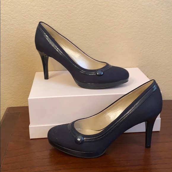 Nine West Navy and Black Heels - Picture 2 of 8